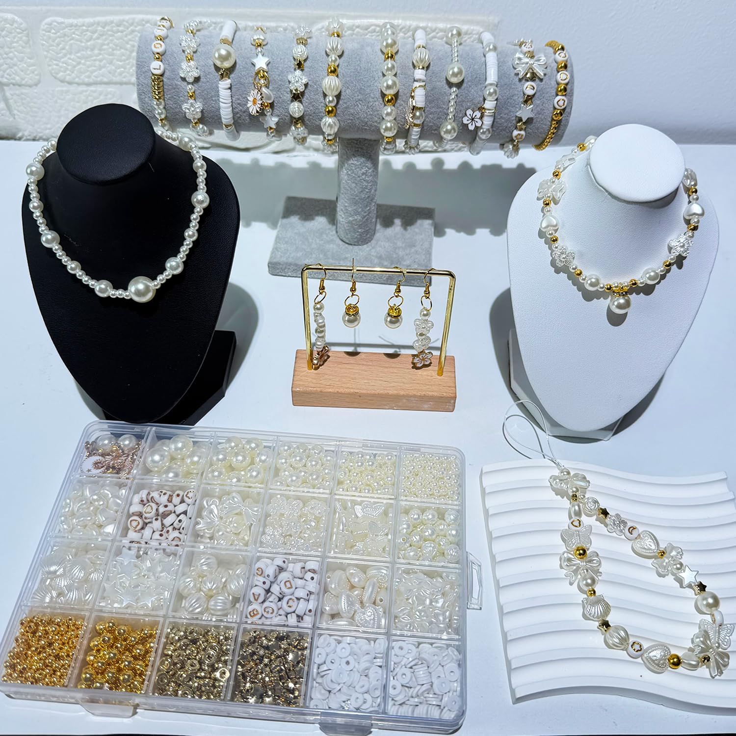 1680-Piece Assorted Pearl and Acrylic Beads Set for DIY Jewelry and Bracelets - Image 3